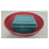 Red Plastic Bowl & Square Green Plastic Box