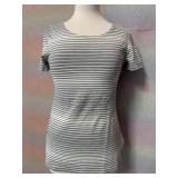 Sz 40 Horizontal Striped Short Sleeve Scoop Neck