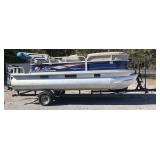 2018 Sun Tracker Party Barge 18DLX pontoon boat