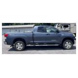 2010 Toyota Tundra SR5 4-door 4x4 pickup truck