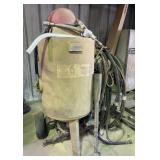 Clemco SCWB-2452 sand blaster