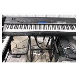 Yamaha CP4 Stage keyboard, works