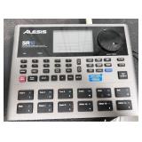 Alesis SR18 drum machine, works