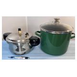 enamel pot & 2.5qt pressure cooker