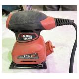 Black & Decker QS780 palm sander