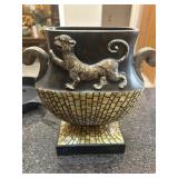 Heavy resin dï¿½cor