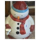 Snowman drink dispenser hot or cold