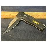 Dewalt folding knife
