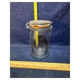Le Pratique clear glass jar