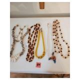 5 Novelty Necklaces