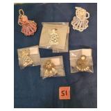 4 Angel Pins & 2 Dï¿½cor Mini Angels