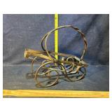Metal wine bottle holder