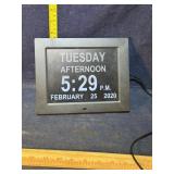Digital clock/calendar