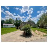 5 Bedroom with a Large Garage in Huntington
