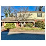 Classic 4 Bedroom Home in South Charleston