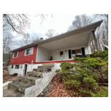 2 Bedroom on a Spacious Lot in Charleston