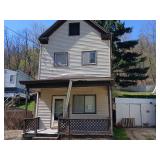 3 Bedroom Wheeling Home Ready for a Remodel