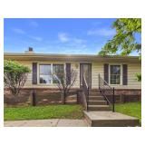 Move-in Ready 3 Bedroom Condo in South Hills