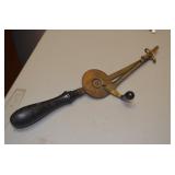 Hand Crank Rug Making Needle