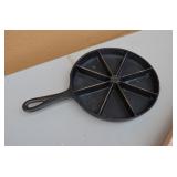 Cast Iron Cornbread Skillet