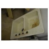 2 Bowl Plastic Sink 22x33'