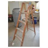 5' Wood Step Ladder