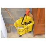 Rubbermaid Mop Bucket