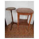 2 Wood Lamps Stands