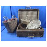 Wicker Baskets(Largest with lid 20x13.5"), Wicker