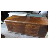 Lane Cedar Chest 47x18.5x19" w/contents(linens,
