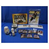 Super Mario Tin of 5 Metal Cards&other Penguin