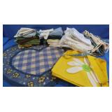 Vintage. Linens, Cloth Napkins