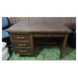 Wooden Desk 42x30x29", locks,incl key