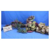 Swags of Grass&Pinecone Dï¿½cor&Small Pillow
