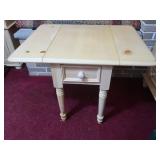Wooden Drop Leaf Table 23x25.5x33"(w/leaves