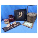 Home Dï¿½cor-Lidded Basket,Vase,Wooden Wall