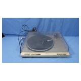 Technics Turntable SL-D202-turns on