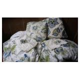 Comforter, Pillows