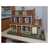 Franklin Mint Dollhouse 29x39.5x21.5"