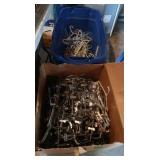 Cloth Hangers&Large Plastic Tote