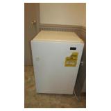 Holiday Mini Refrig.,20x31x22",works