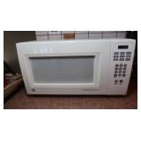 GE Turntable Microwave Oven-works 18x10x13"