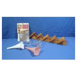 Depression Era Floral Shaped Vases&Wooden Shelf