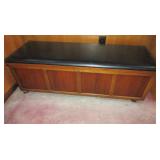 Lane Cedar Chest w/cushioned top 47.5x16.5x15.75"