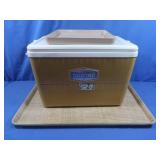 32 qt Cooler Chest&2 Service Trays