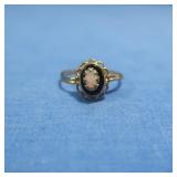 10K Opal Ring 1gr  Sz 5