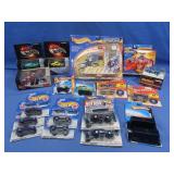 Mixed Hot Wheels(Motocore,Gas Station Playset,Die