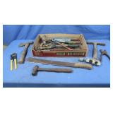 Tools,Hammer,Machete,Screwdrivers&more