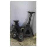 2 Hvy Duty Jack Stands & 2 Hydraulic Bottle Jacks