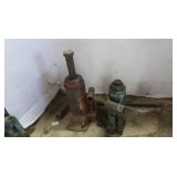 2 Hydraulic Bottle Jacks